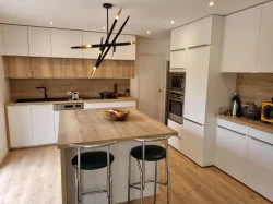 Cuisine sur-mesure avec électroménagers  